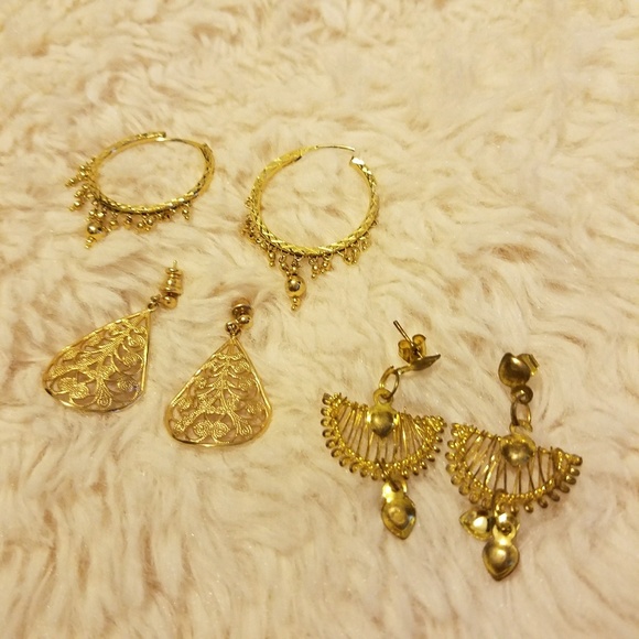 Jewelry - 3 Pairs of Gold Colored Earrings ☄️